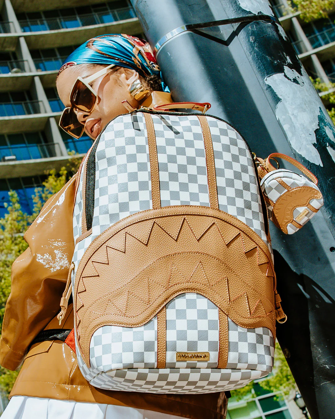 HENNY LATTE BACKPACK KEYCHAIN - Image 2