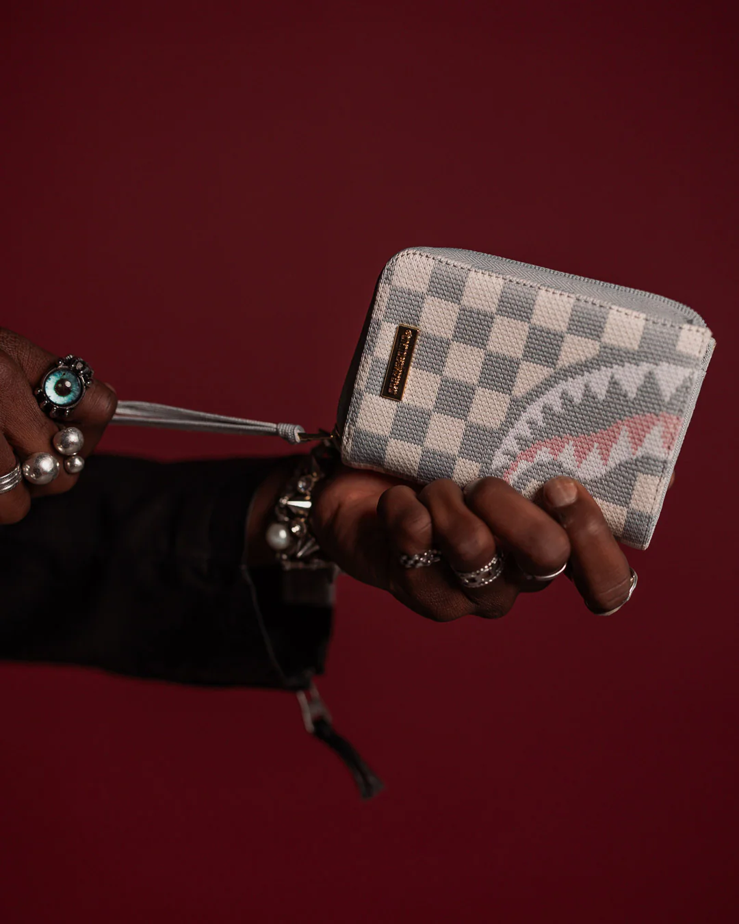 KNIT SHARKS IN PARIS IN CREAM WALLET - Image 6