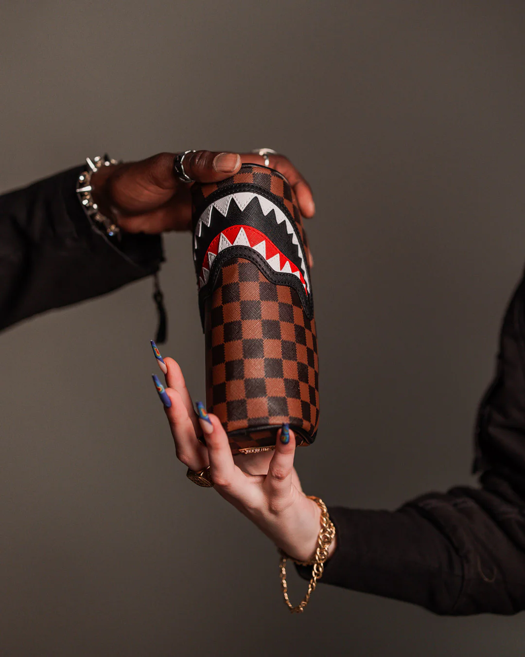 SAWTOOTH SHARKS IN PARIS POUCH - Image 4