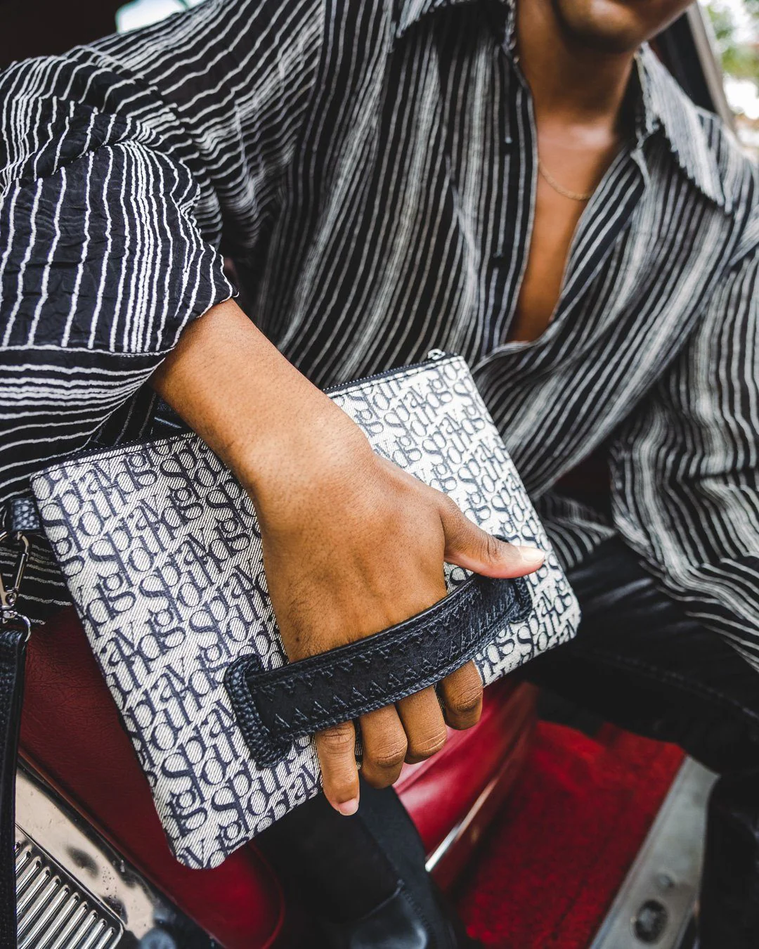 SG ALL DAY CROSSOVER CLUTCH - Image 9