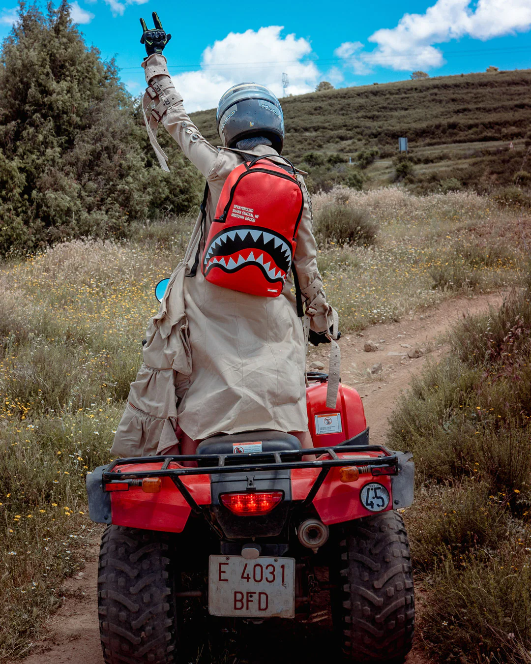 SHARK CENTRAL (RED) (DLXV) - Image 6