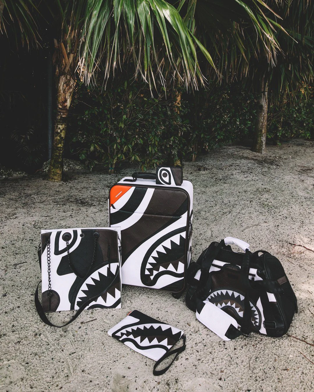 V.V.I.P. CROSSOVER CLUTCH - Image 8